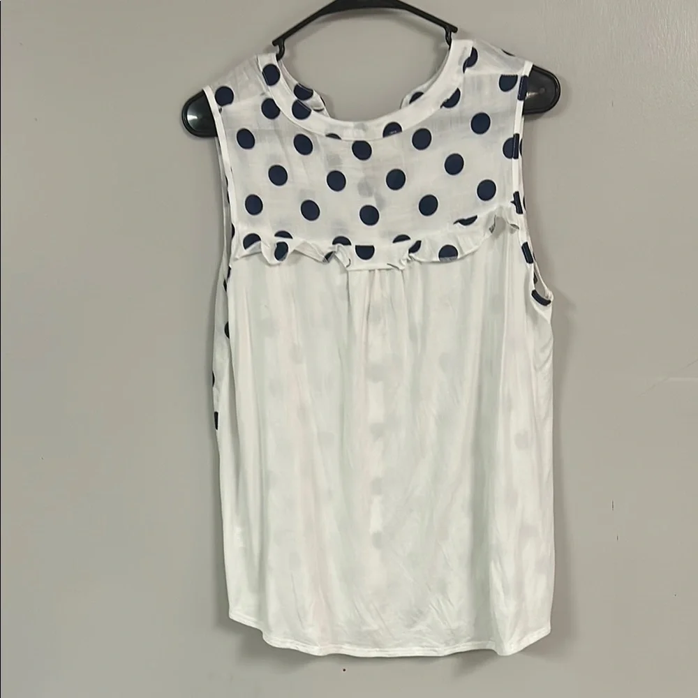 White Polka Dot Sleeveless Blouse - Picture 4 of 6